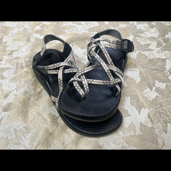 Size 10 chaco sandals - Picture 2 of 7